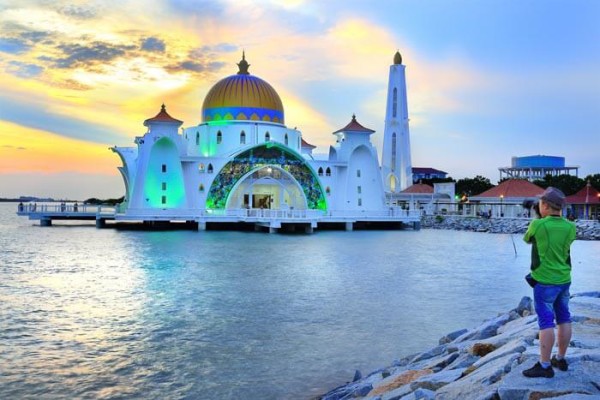 Floating-mosque-in-Melaka